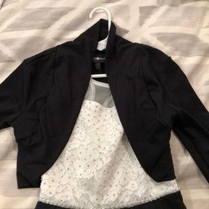 NWT Girls Shrug sz Large (14) Black